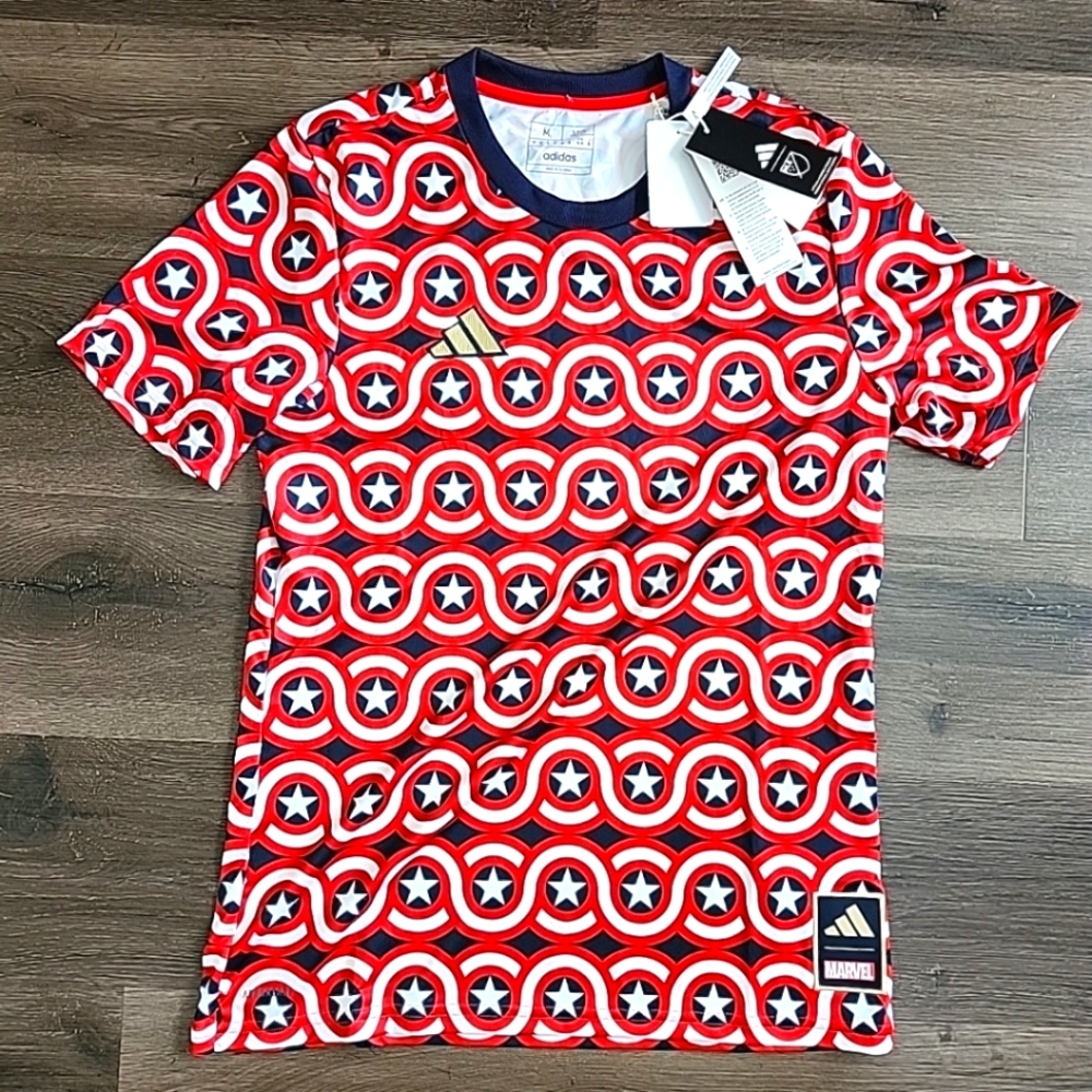 Medium Adidas MLS x Marvel Captain America Soccer Jersey Mens HT3237